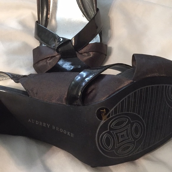 Shoes - Picture 3 of 5